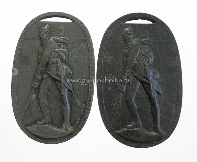 K�rmendi-Frim Jen�: Budapest 30. Honv�d Gyalogezred 2 db k�l�nb�z� jelv�nye